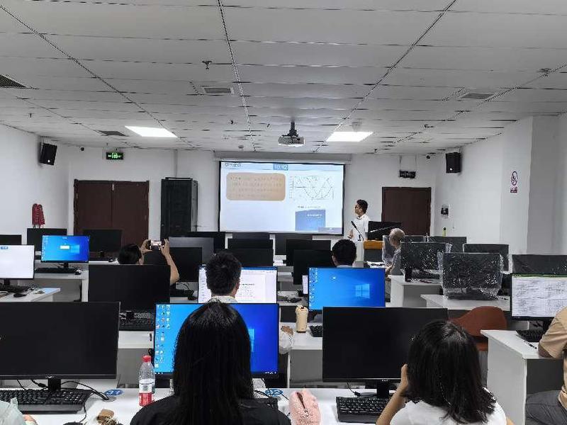 学部开展教师教学基本功竞赛